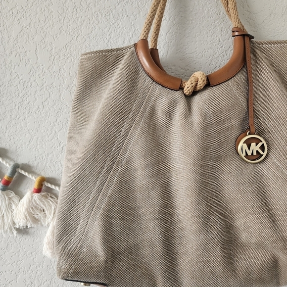 Michael Kors Isla Ring Brown Canvas Shoulder Tote Bag Large Boho Vacay Travel - Picture 4 of 15